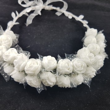 כתר פרחים לבנים לראש